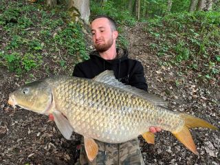 I když se Kuba letos k vodě téměř nedostal, tak další krásnou rybu z přehrady opět zapsal 👌👌👌 Gratulačka 👏👏👏 #carpsonbaits...