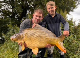 Další krásná ryba letošní sezóny 👌👌👌 Gratulace kluci 👏👏👏 #carpsonbaits #boiliesztřebíče #cbrodina #CHILL #kapřijenomkapři